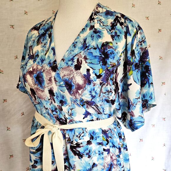 Sz L to XL Kimono Sleeve Wrap Dress Blue Floral NEW - Picture 6 of 12